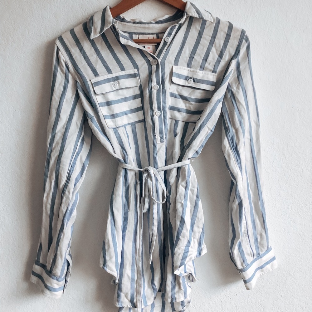 Baby blue and white striped maternity top!
